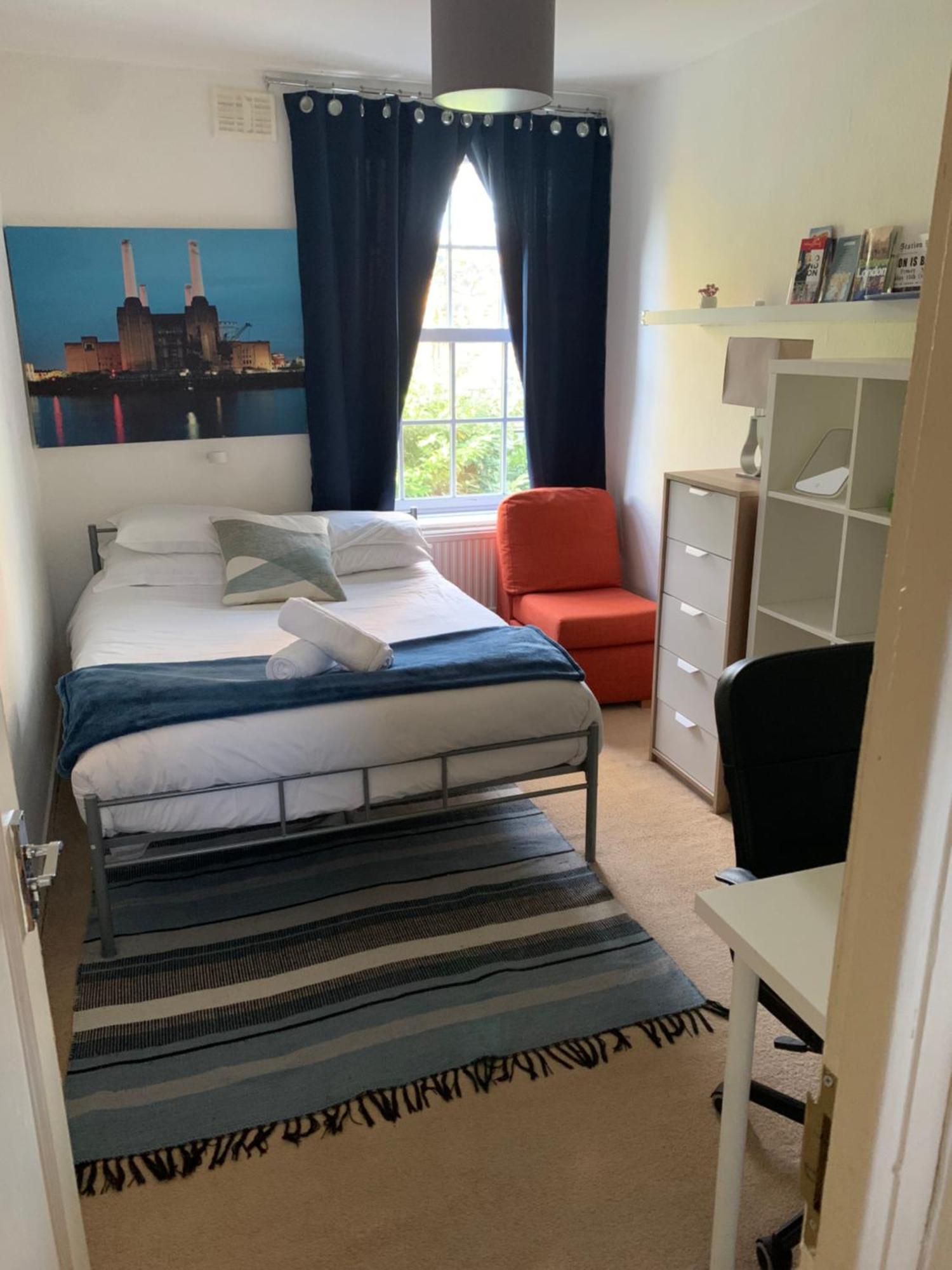 Central Location! Double Bedroom 2 Mins Walk From Battersea Power Underground Station! Лондон Екстериор снимка